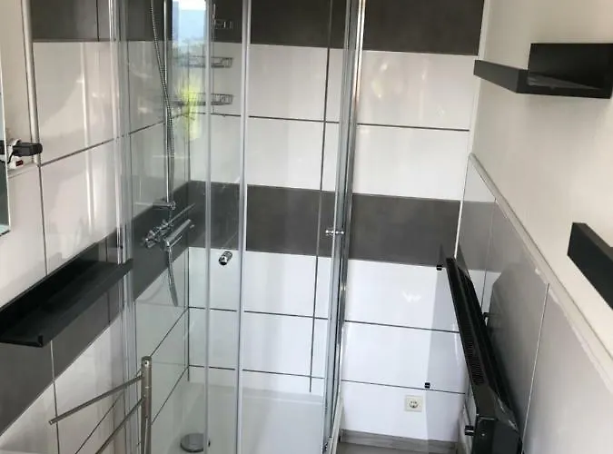 아파트 Ueber Den Daechern Von *